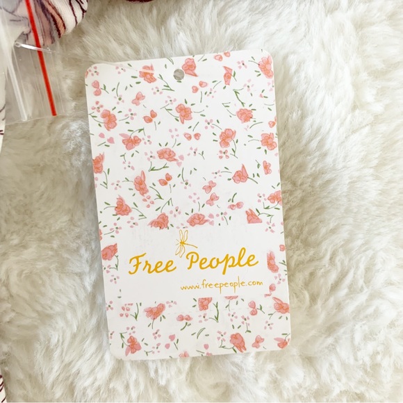 (4 for $20) FREE PEOPLE Keepin On Printed Tee Sz M - Picture 6 of 12